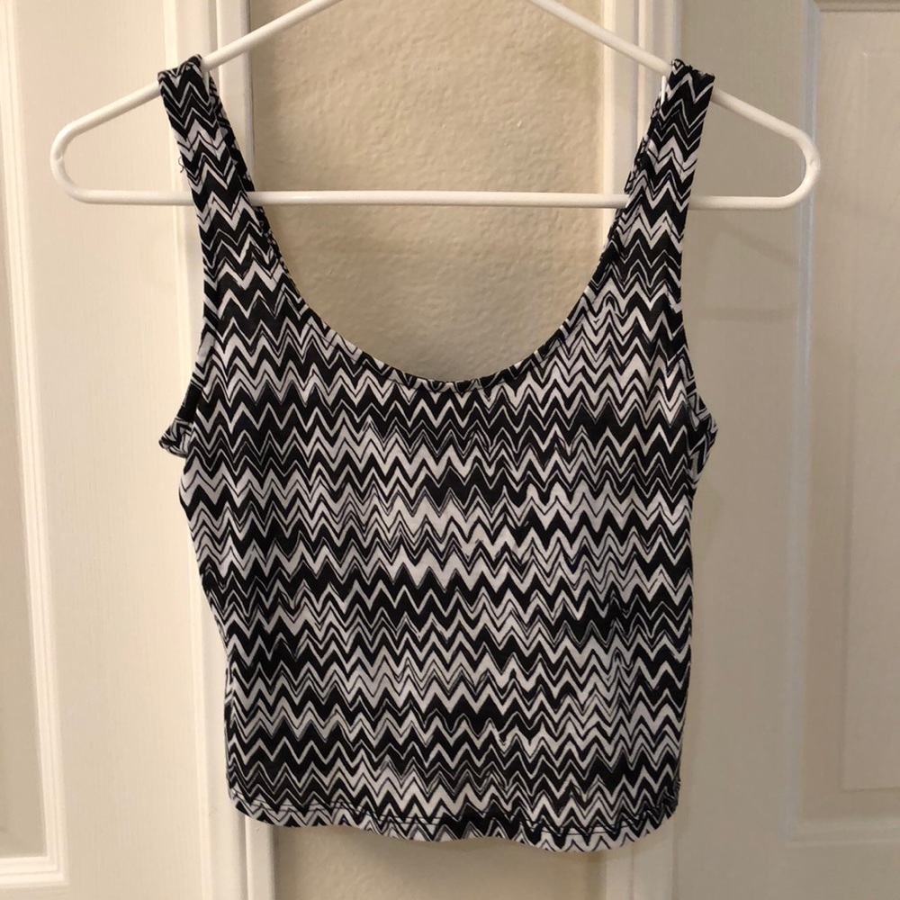 Black and White Patterned Crop Top